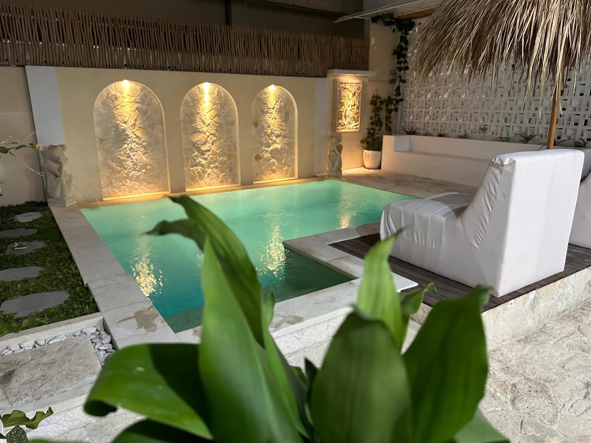 Ellies Hotel Nusa Dua  Exterior foto